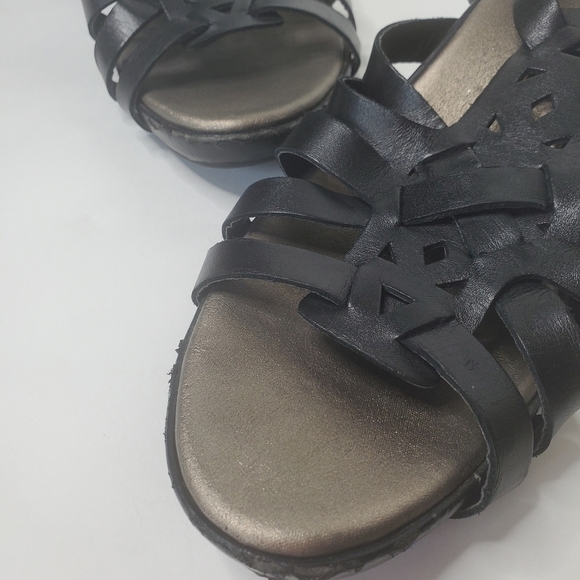 Clarks Women's 8.5 bendables leather sandal - Picture 7 of 8